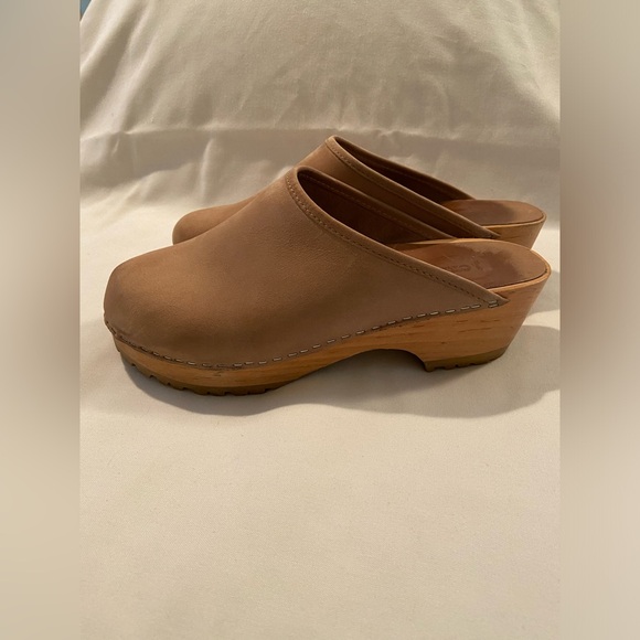 J. Crew Shoes - J crew CREW tan clogs CLOGS leather in wooden made in Italy